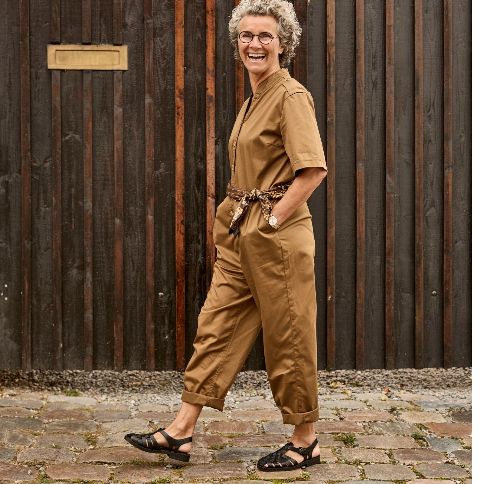 CAROLINE CAVA - SORT