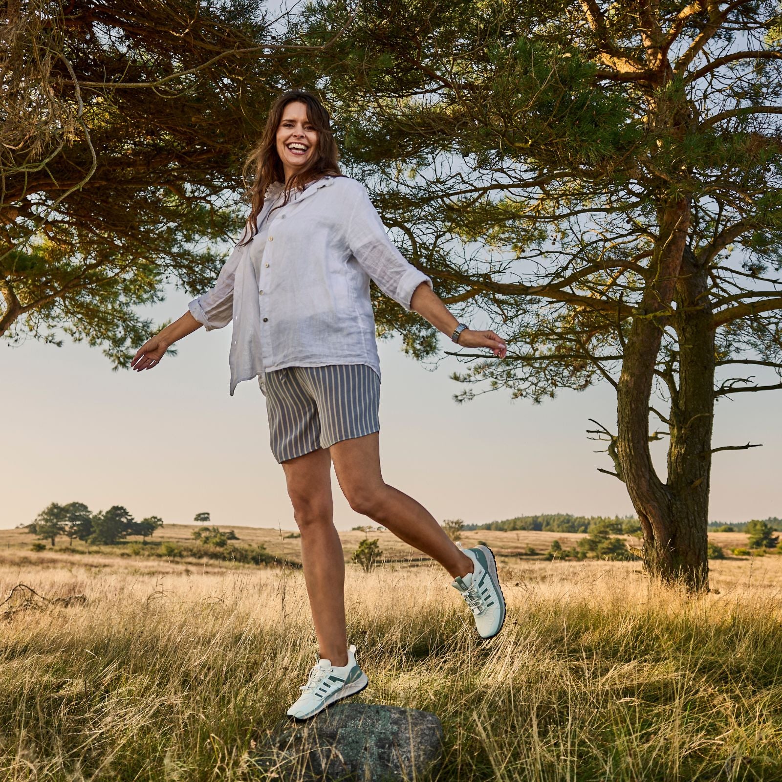 TRACK N' TRAIL THEA - MINT